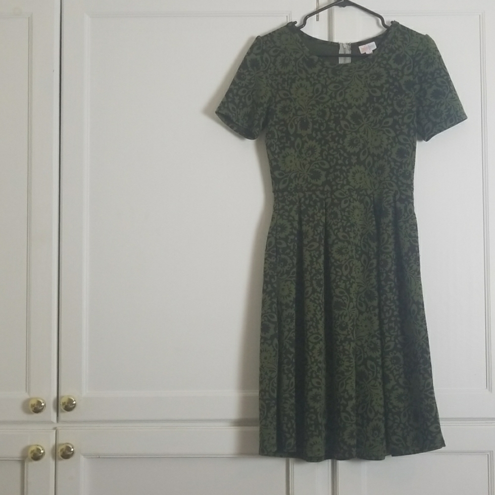 Cute LuLaRoe Amelia dress with Pockets!!!